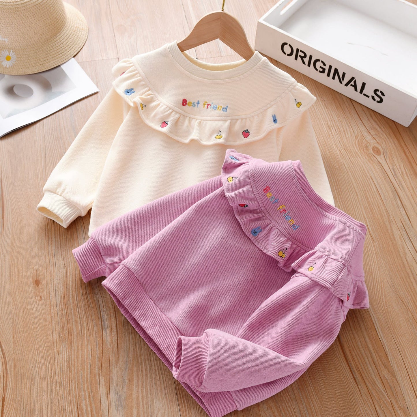 Sudadera con capucha para niña con bordado de frutas, diseño gráfico con volantes, de tela de pana