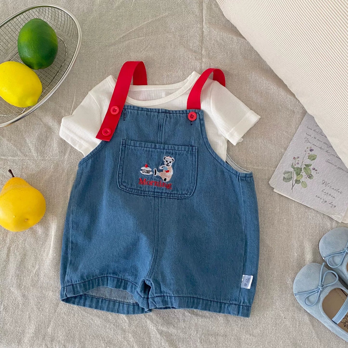 Mono de mezclilla sin mangas con tirantes y bordado de dibujos animados unisex para bebé, recién llegado en verano
