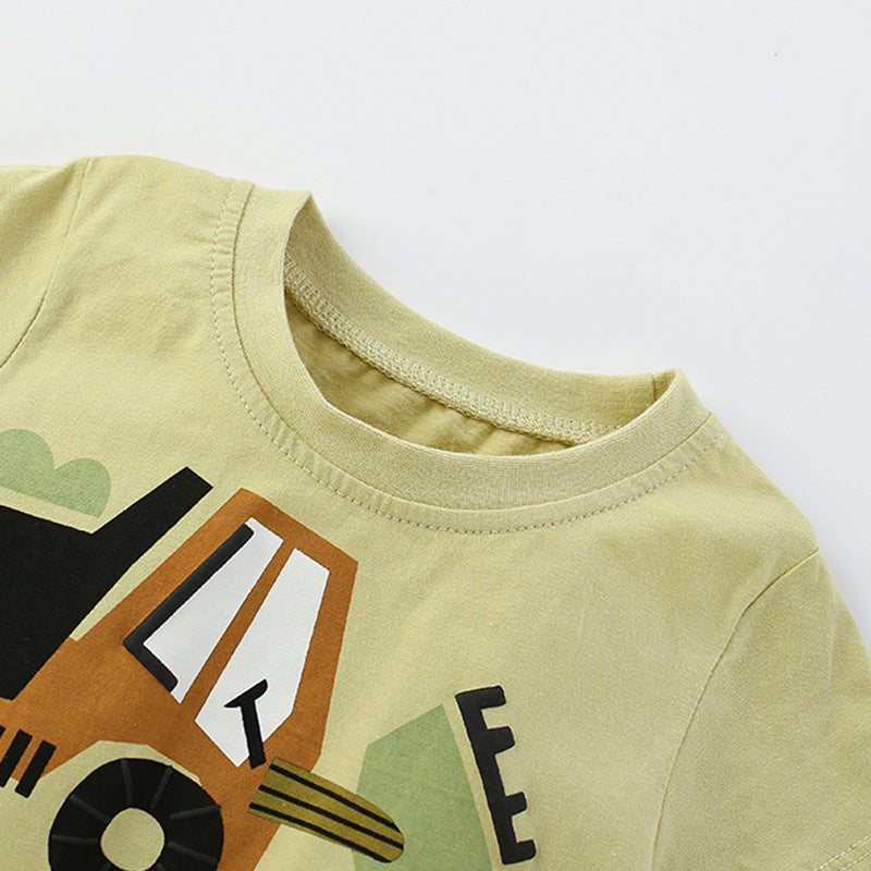 Conjunto de camiseta y pantalones cortos de verano para bebés y niños con estampado de excavadora informal de dibujos animados.